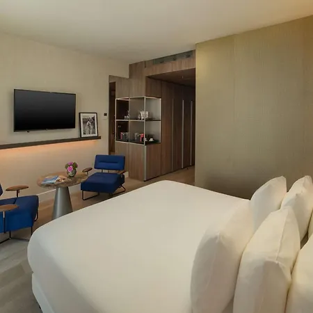 Nh Collection Citylife Otel 4*