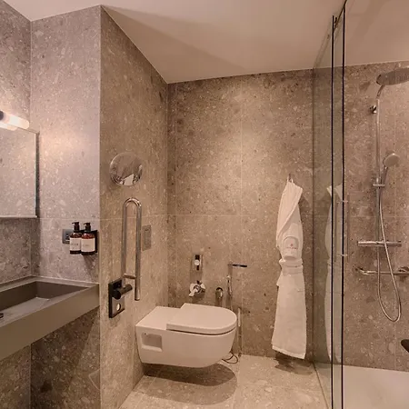 Nh Collection Citylife Otel 4*