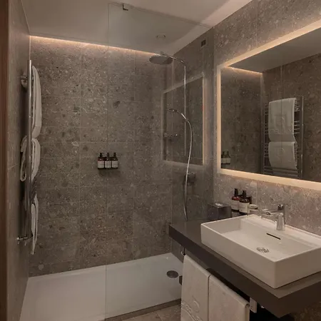 Otel Nh Collection Citylife 4*